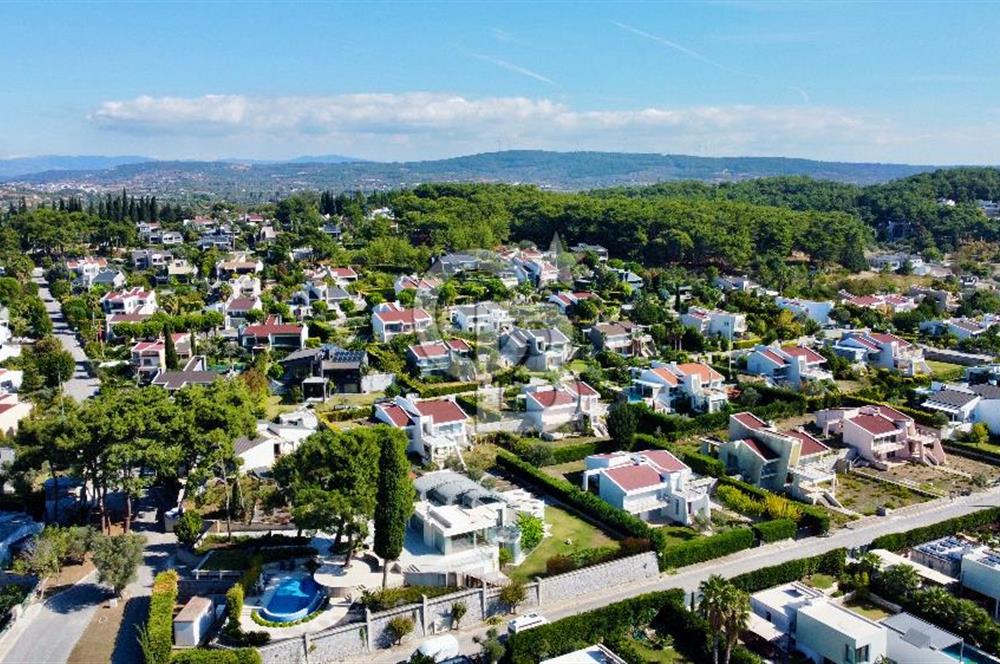 Sıraselviler Sitesi’nde Deniz Manzaralı, Yenilenmiş Kiralık Villa