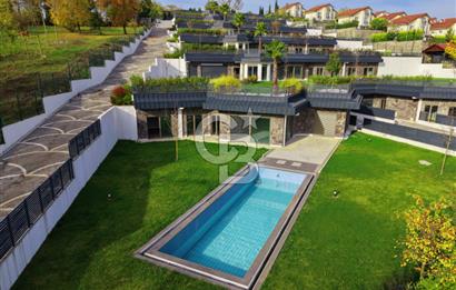 CB ENVOY | Kartepe Acısu'da Yatay Mimari Havuzlu 4+1 Lüks Villa