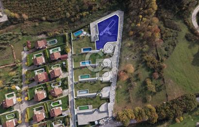 CB ENVOY | Kartepe Acısu'da Yatay Mimari Havuzlu 4+1 Lüks Villa