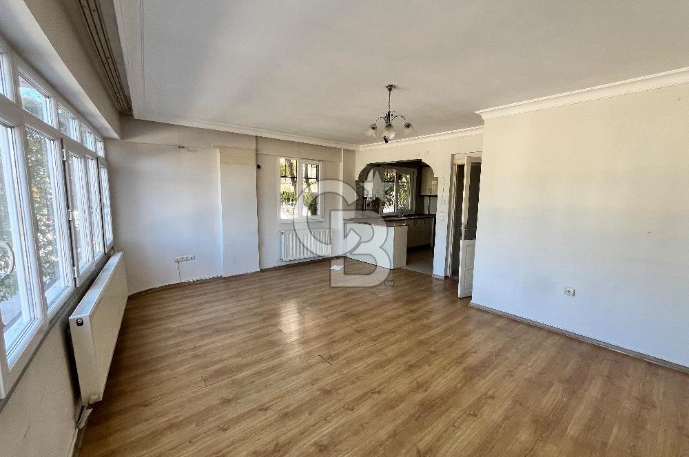 İşçievleri Onat Caddesi Üzerinde Satılık Daire