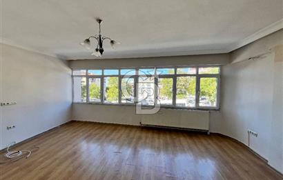 İşçievleri Onat Caddesi Üzerinde Satılık Daire