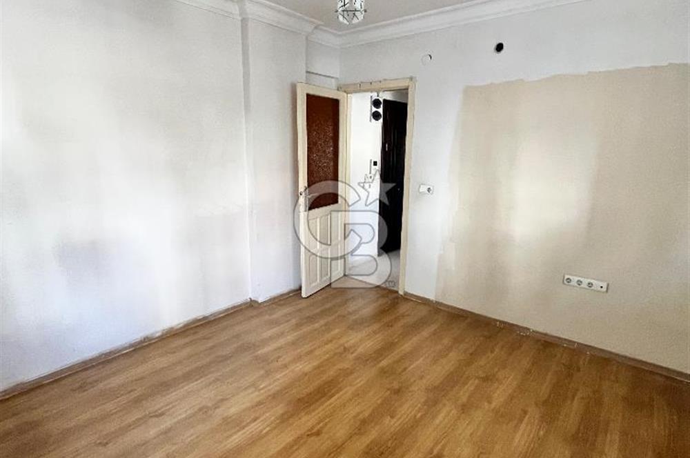 İşçievleri Onat Caddesi Üzerinde Satılık Daire