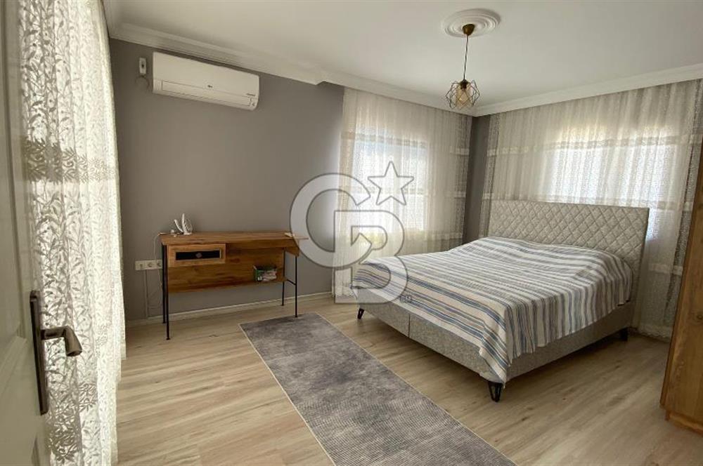 URLA GÜLBAHÇE DE BAHÇELİ TAM MÜSTAKİL EV