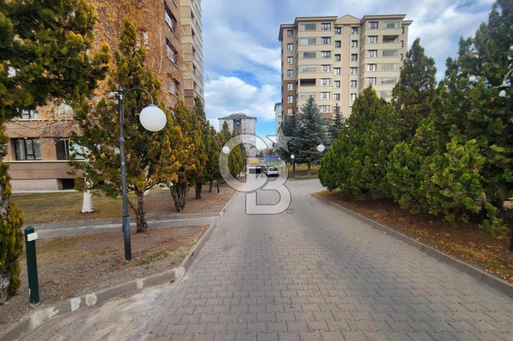 Yaşamkent Sitesinde 4+1 Kiralık Daire