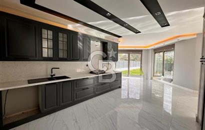 CB ENVOY | Kartepe Acısu'da Yatay Mimari Havuzlu 4+1 Lüks Villa