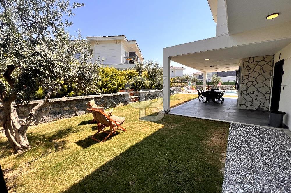 KUŞADASI SOĞUCAKTA OLİVE GARDEN SİTESİNDE SATILIK 3+1 VİLLA