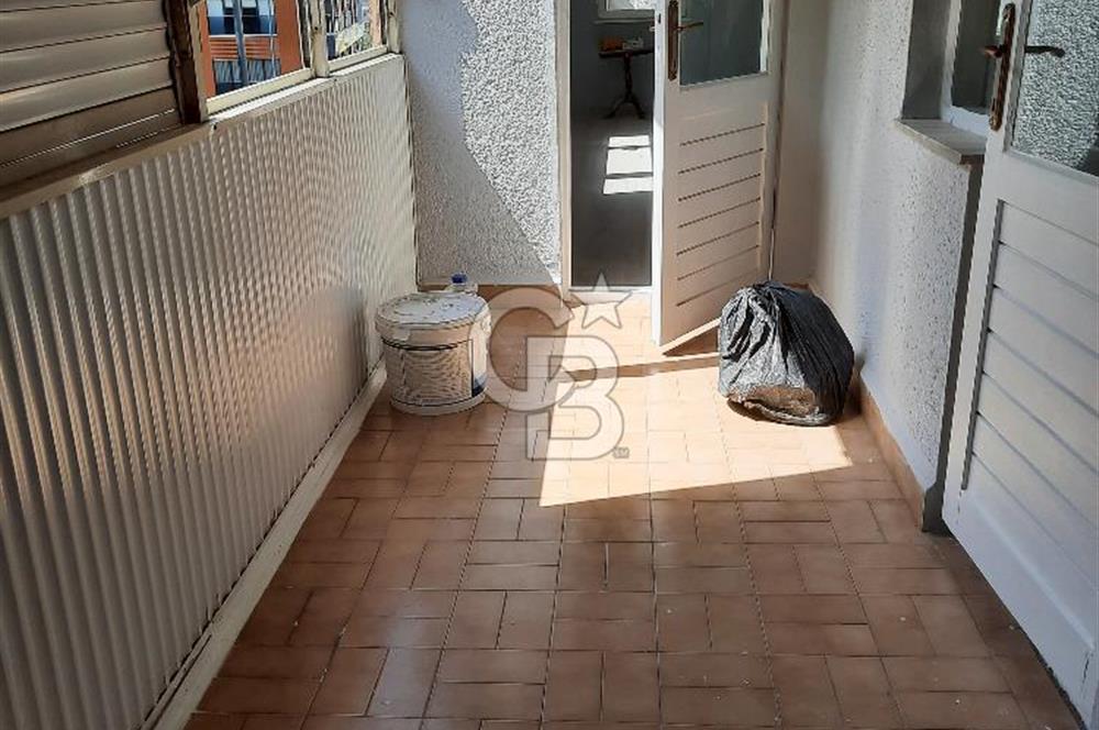 Koşuyolu'nda Site İçinde 3+1 Ara Kat Daire