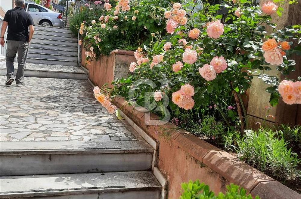 Koşuyolu'nda Site İçinde 3+1 Ara Kat Daire