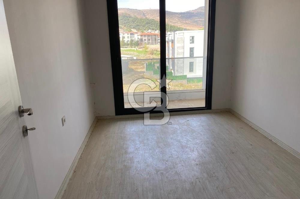 Yeni Foça’da satılık 2 + 1 daire