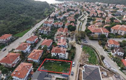 Ayvalık Sefaçamlıkta 3 Kat İmarlı 456 m² Villa Arsası
