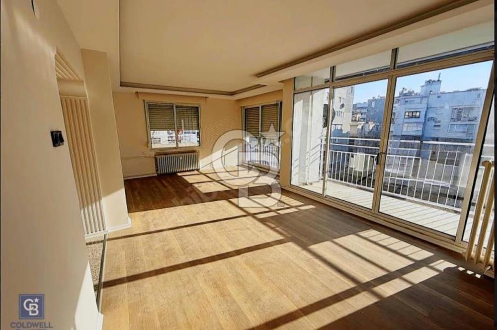 Alsancak Gül Sokakta Reyhan Karşısı Modern ve Şık 3+1 Daire