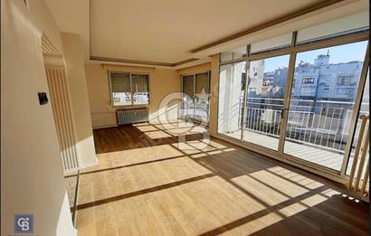 Alsancak Gül Sokakta Reyhan Karşısı Modern ve Şık 3+1 Daire