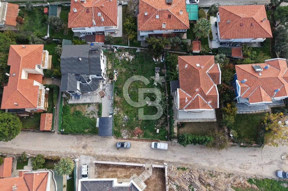 Ayvalık Sefaçamlıkta 3 Kat İmarlı 456 m² Villa Arsası