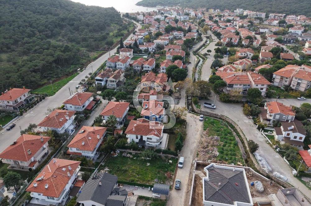 Ayvalık Sefaçamlıkta 3 Kat İmarlı 456 m² Villa Arsası