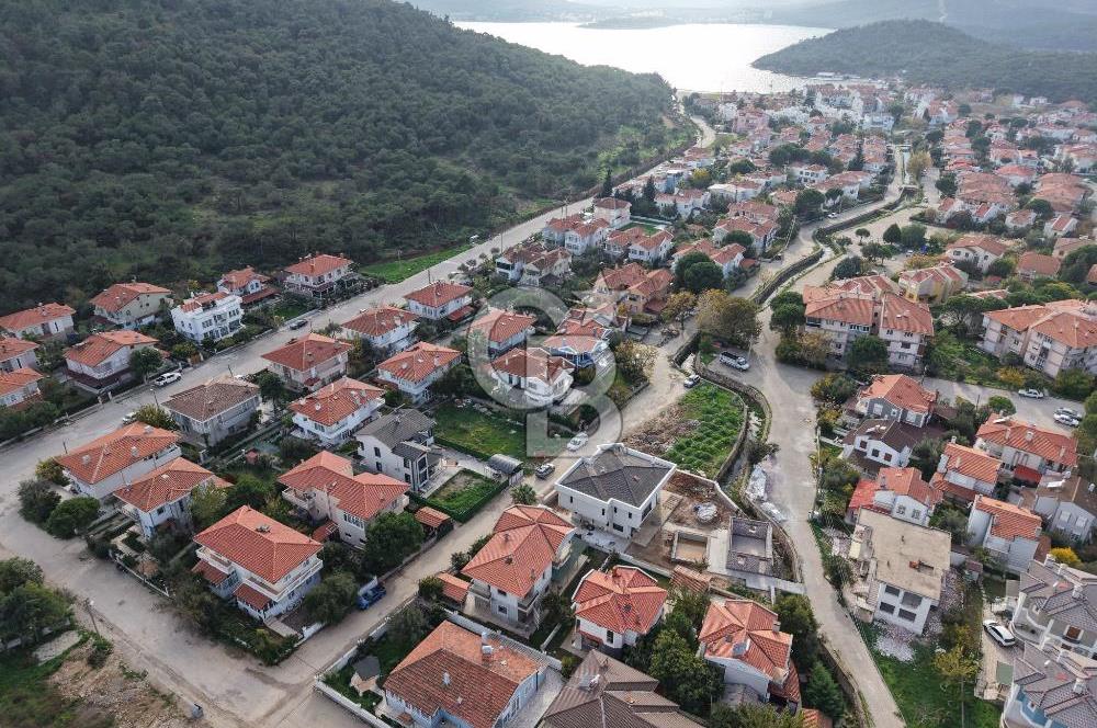 Ayvalık Sefaçamlıkta 3 Kat İmarlı 456 m² Villa Arsası