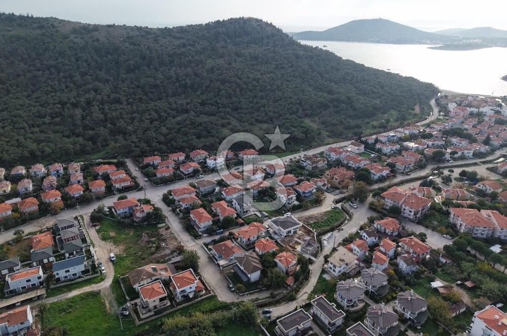 Ayvalık Sefaçamlıkta 3 Kat İmarlı 456 m² Villa Arsası
