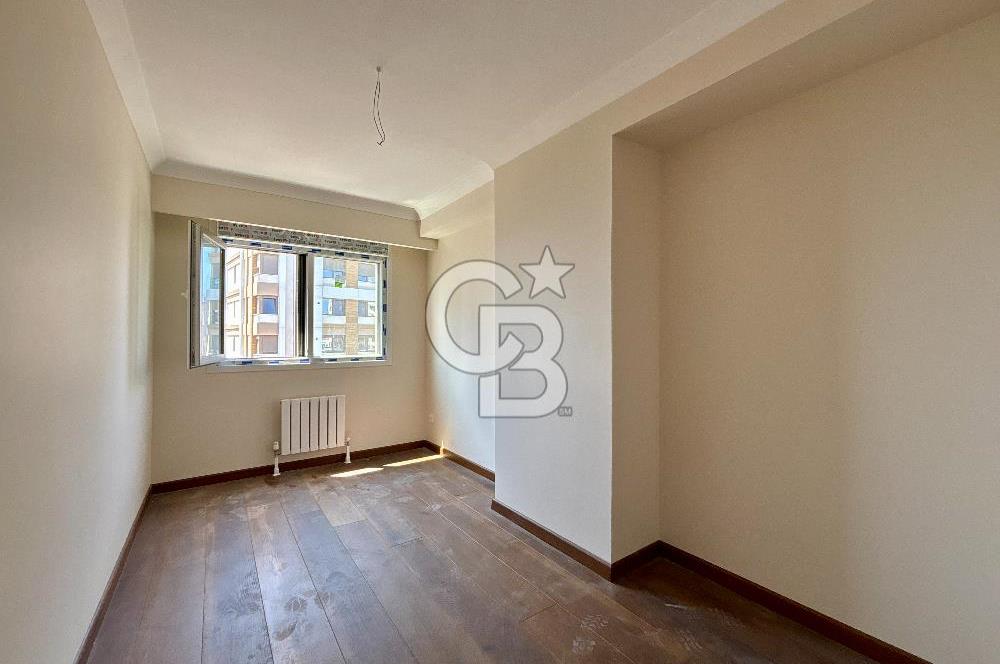 FENERBAHÇE'DE BALKONLU,DENİZ MANZARALI 4+1 145 M2 NET SIFIR !!!