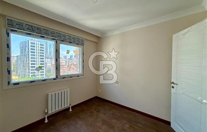 FENERBAHÇE'DE BALKONLU,DENİZ MANZARALI 4+1 145 M2 NET SIFIR !!!