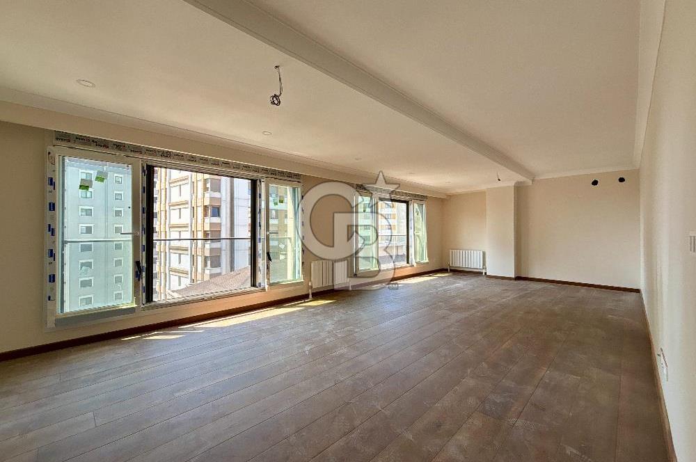 FENERBAHÇE'DE BALKONLU,DENİZ MANZARALI 4+1 145 M2 NET SIFIR !!!