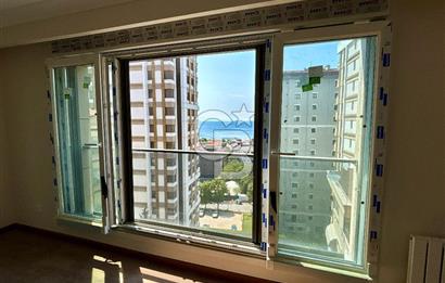 FENERBAHÇE'DE BALKONLU,DENİZ MANZARALI 4+1 145 M2 NET SIFIR !!!