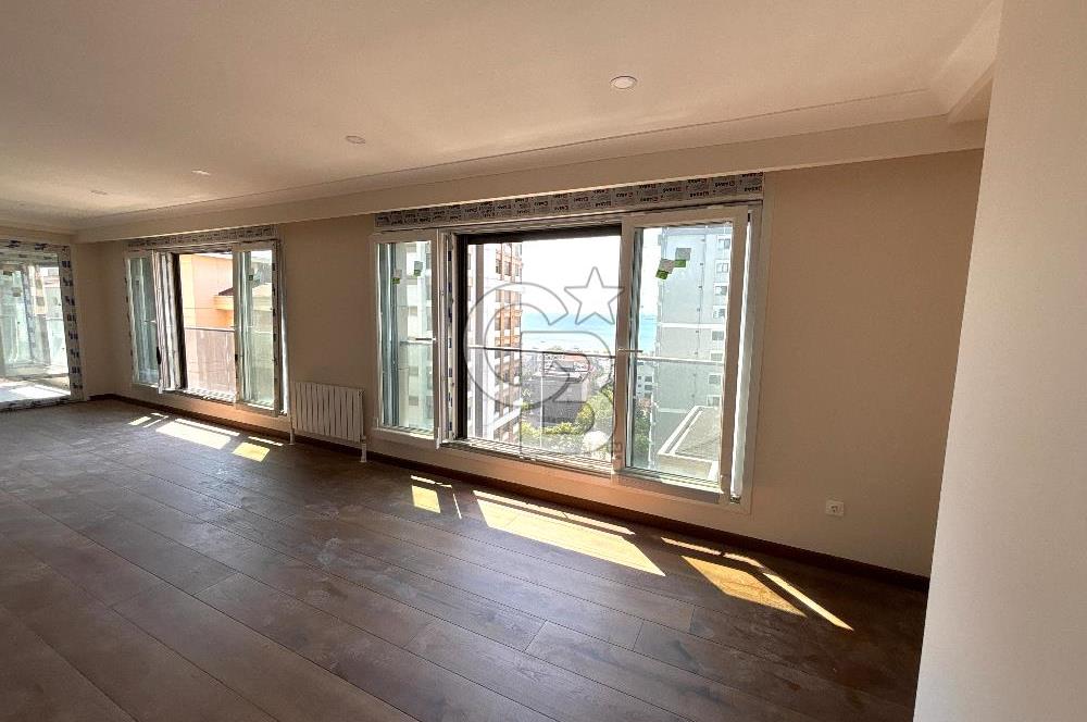 FENERBAHÇE'DE BALKONLU,DENİZ MANZARALI 4+1 145 M2 NET SIFIR !!!