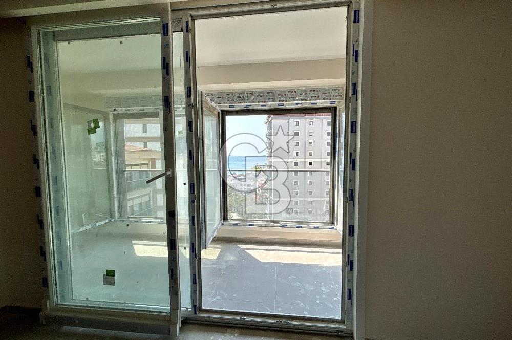 FENERBAHÇE'DE BALKONLU,DENİZ MANZARALI 4+1 145 M2 NET SIFIR !!!