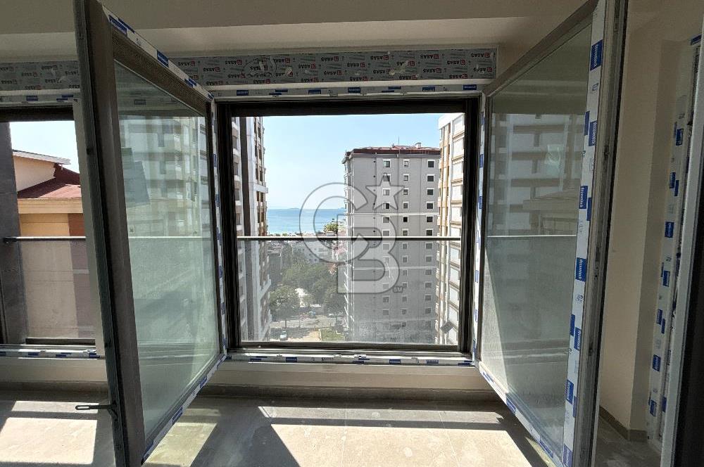 FENERBAHÇE'DE BALKONLU,DENİZ MANZARALI 4+1 145 M2 NET SIFIR !!!