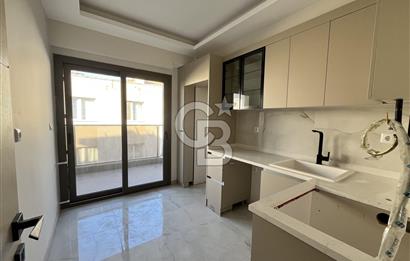 Karşıyaka Dedebaşında satılık 2 + 1 daire