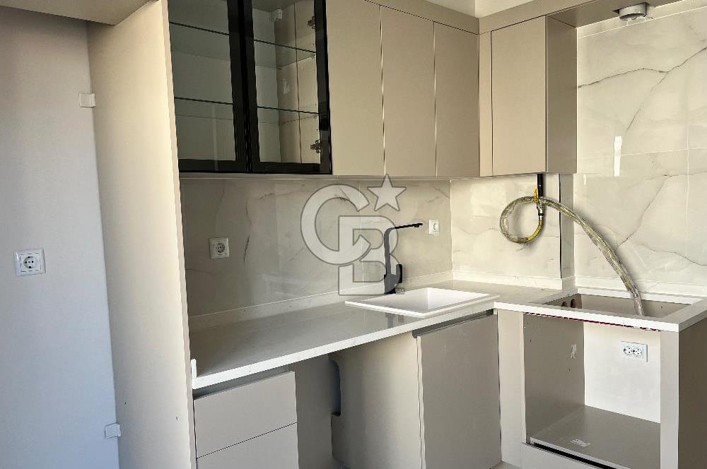 Karşıyaka Dedebaşında satılık 2 + 1 daire