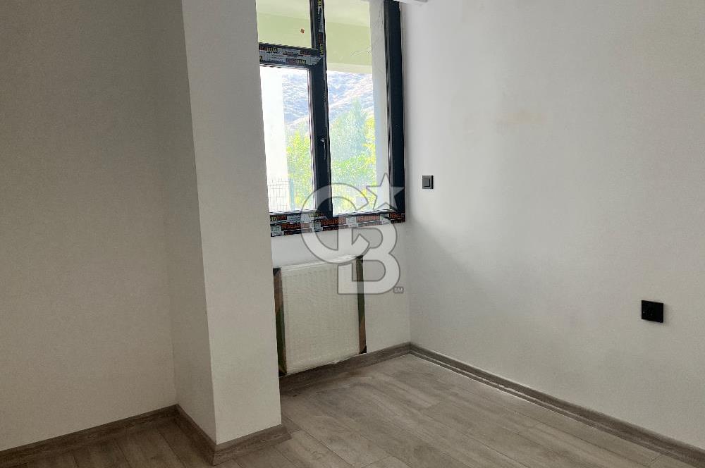 Bayraklı körfez Mahallesi’nde satılık 2 + 1 daire