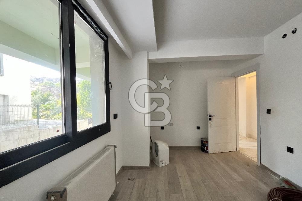 Bayraklı körfez Mahallesi’nde satılık 2 + 1 daire