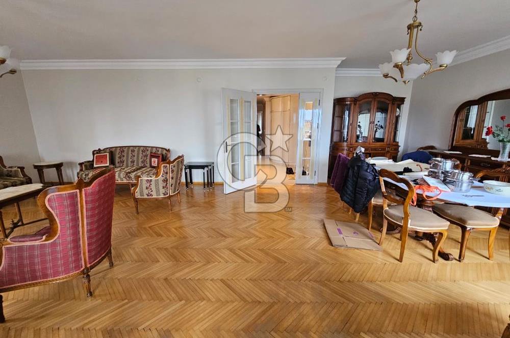 Oramiral Kemal Kayacan sokakta geniş ferah 3+1 