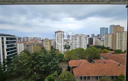 Oramiral Kemal Kayacan sokakta geniş ferah 3+1 