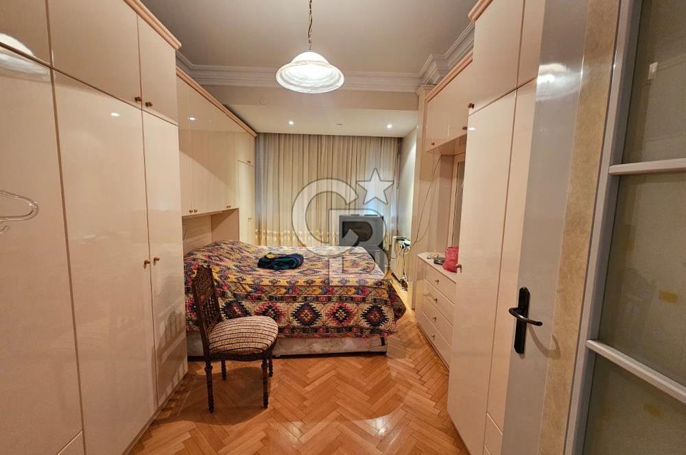 Oramiral Kemal Kayacan sokakta geniş ferah 3+1 