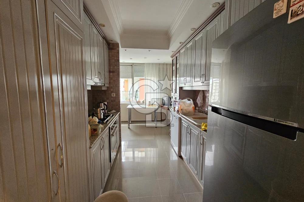 Oramiral Kemal Kayacan sokakta geniş ferah 3+1 