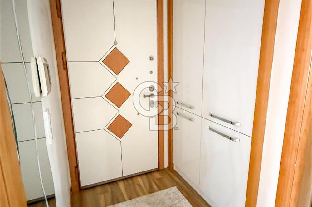 Gaziemir de Merkezi Konumda Satılık Çift Cepheli Geniş 3+1 Daire