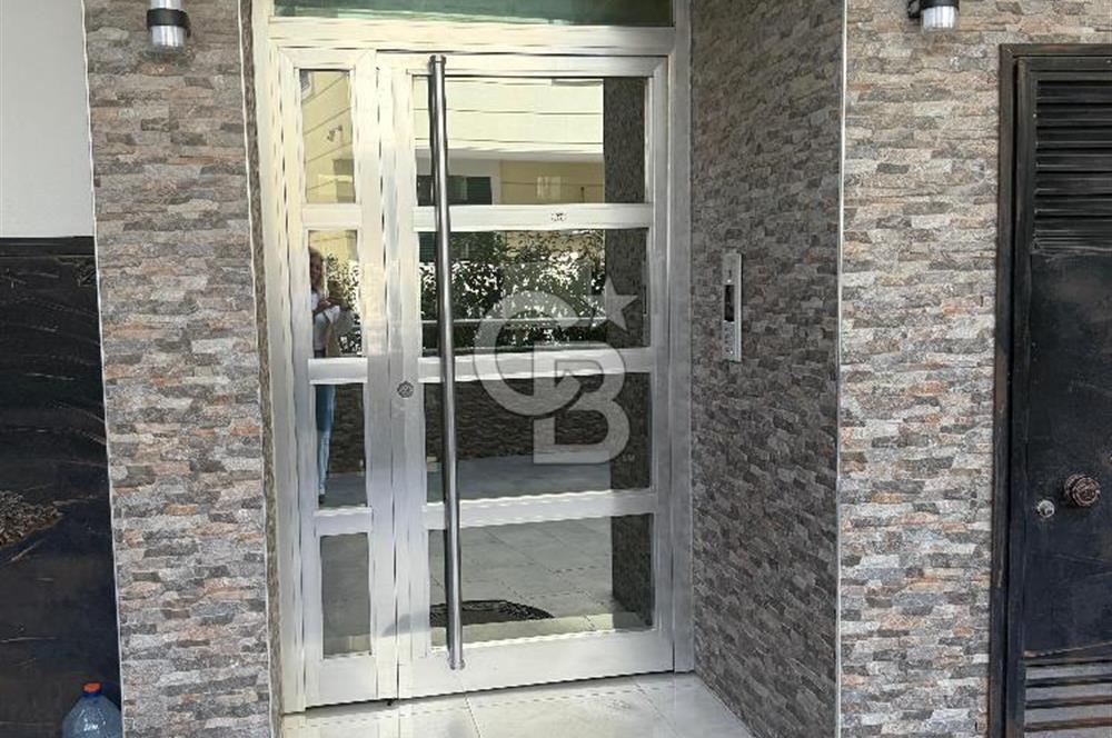 Gaziemir de Merkezi Konumda Satılık Çift Cepheli Geniş 3+1 Daire