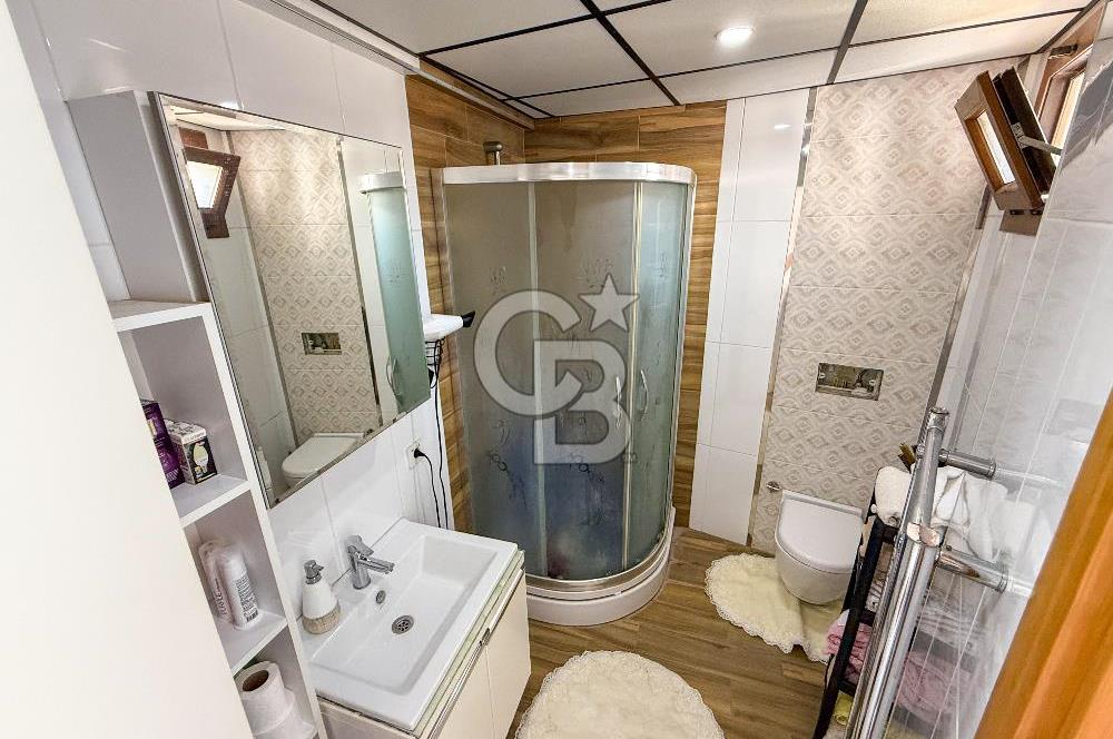 Gaziemir de Merkezi Konumda Satılık Çift Cepheli Geniş 3+1 Daire