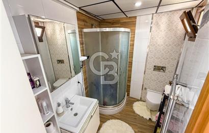 Gaziemir de Merkezi Konumda Satılık Çift Cepheli Geniş 3+1 Daire