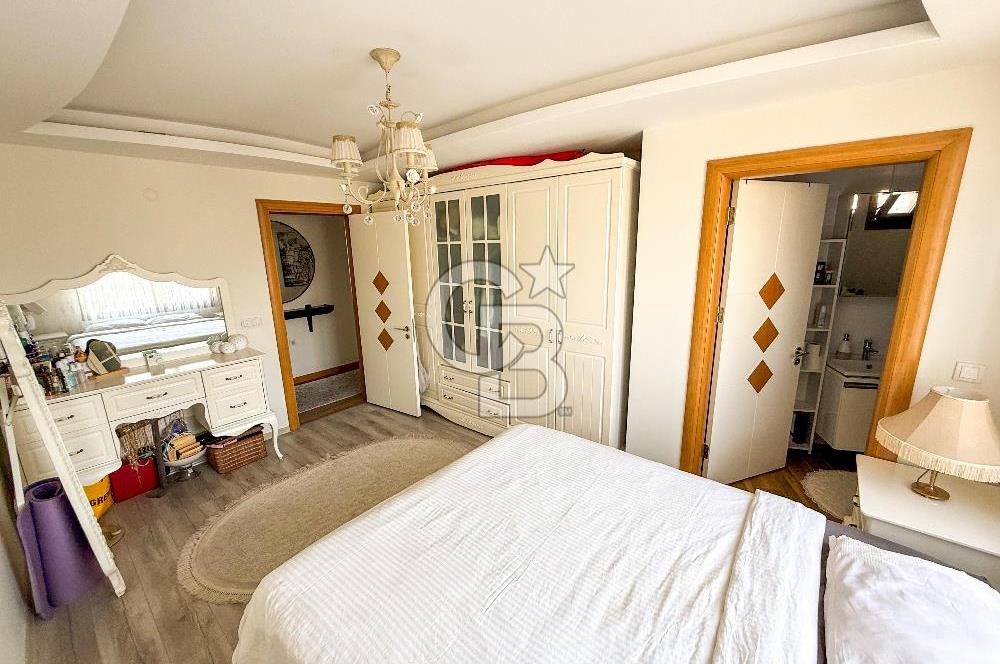 Gaziemir de Merkezi Konumda Satılık Çift Cepheli Geniş 3+1 Daire