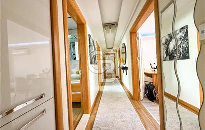 Gaziemir de Merkezi Konumda Satılık Çift Cepheli Geniş 3+1 Daire