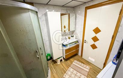 Gaziemir de Merkezi Konumda Satılık Çift Cepheli Geniş 3+1 Daire