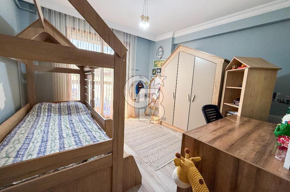 Gaziemir de Merkezi Konumda Satılık Çift Cepheli Geniş 3+1 Daire