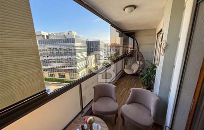 Gaziemir de Merkezi Konumda Satılık Çift Cepheli Geniş 3+1 Daire