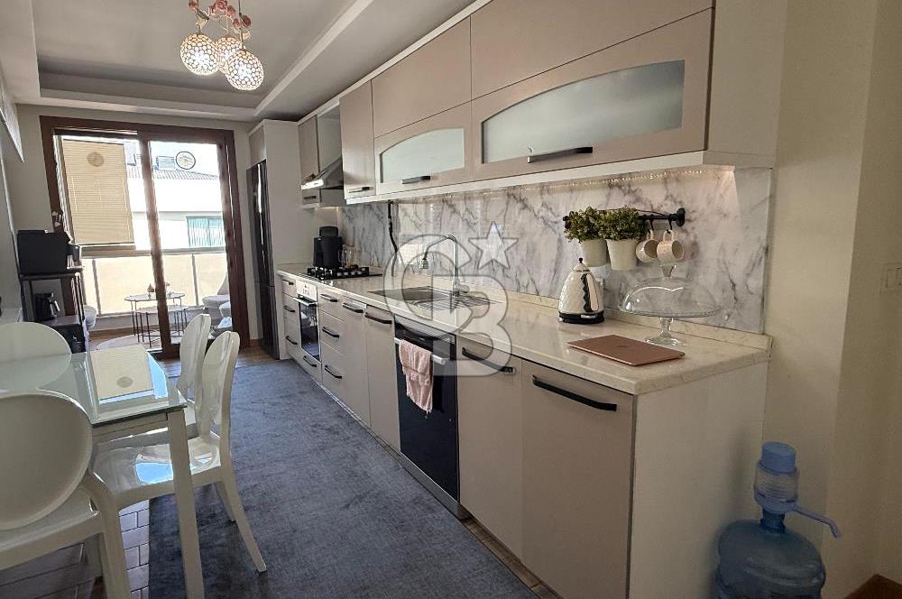 Gaziemir de Merkezi Konumda Satılık Çift Cepheli Geniş 3+1 Daire