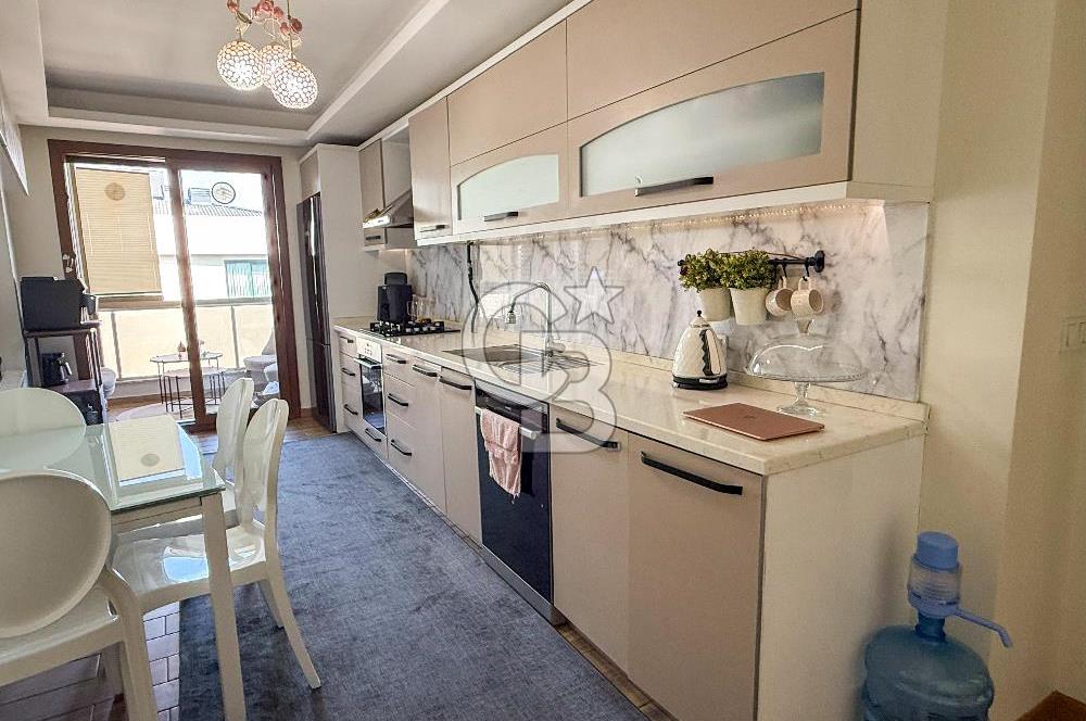 Gaziemir de Merkezi Konumda Satılık Çift Cepheli Geniş 3+1 Daire