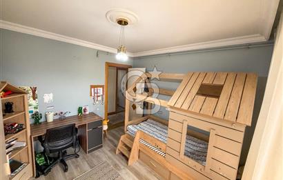 Gaziemir de Merkezi Konumda Satılık Çift Cepheli Geniş 3+1 Daire