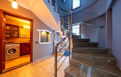 MENDERES ÖZDERE 'DE SATILIK 6+1 TRİPLEKS VİLLA