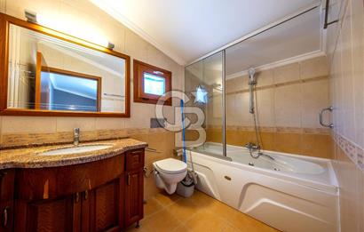 MENDERES ÖZDERE 'DE SATILIK 6+1 TRİPLEKS VİLLA