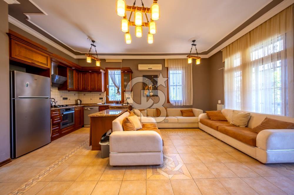 MENDERES ÖZDERE 'DE SATILIK 6+1 TRİPLEKS VİLLA